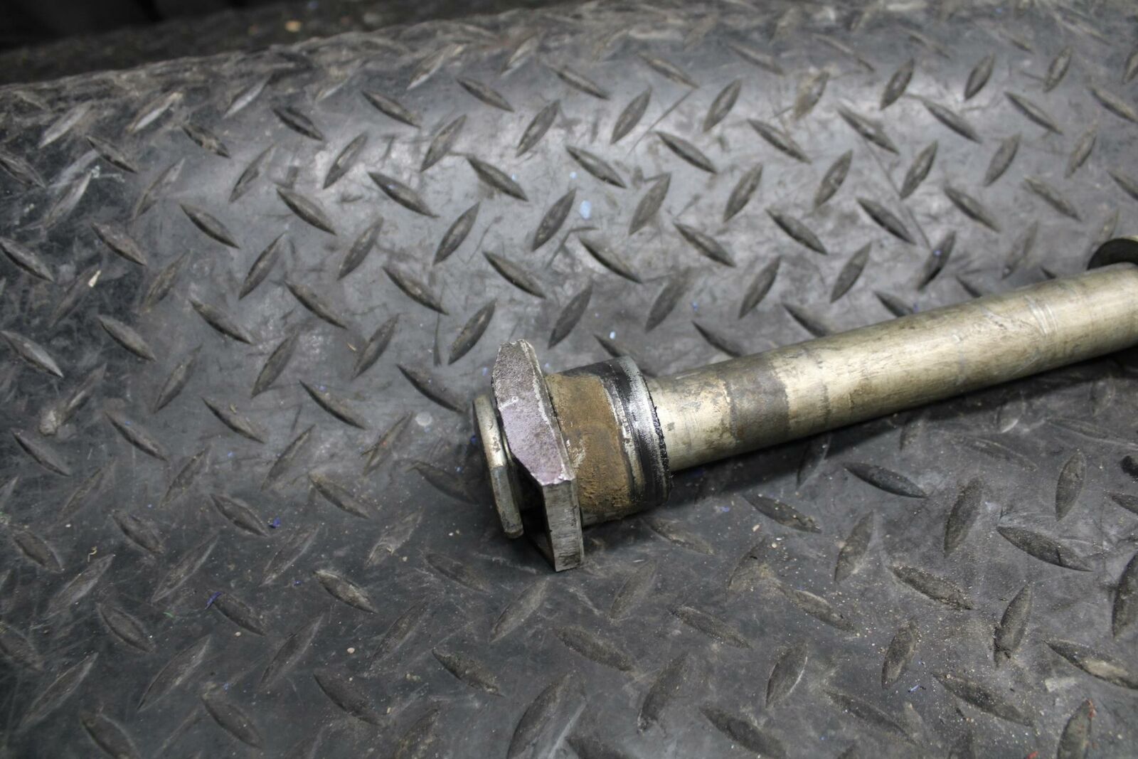 13-18 KAWASAKI NINJA ZX6R REAR AXLE BACK WHEEL RIM PIVOT BOLT AXEL BB203