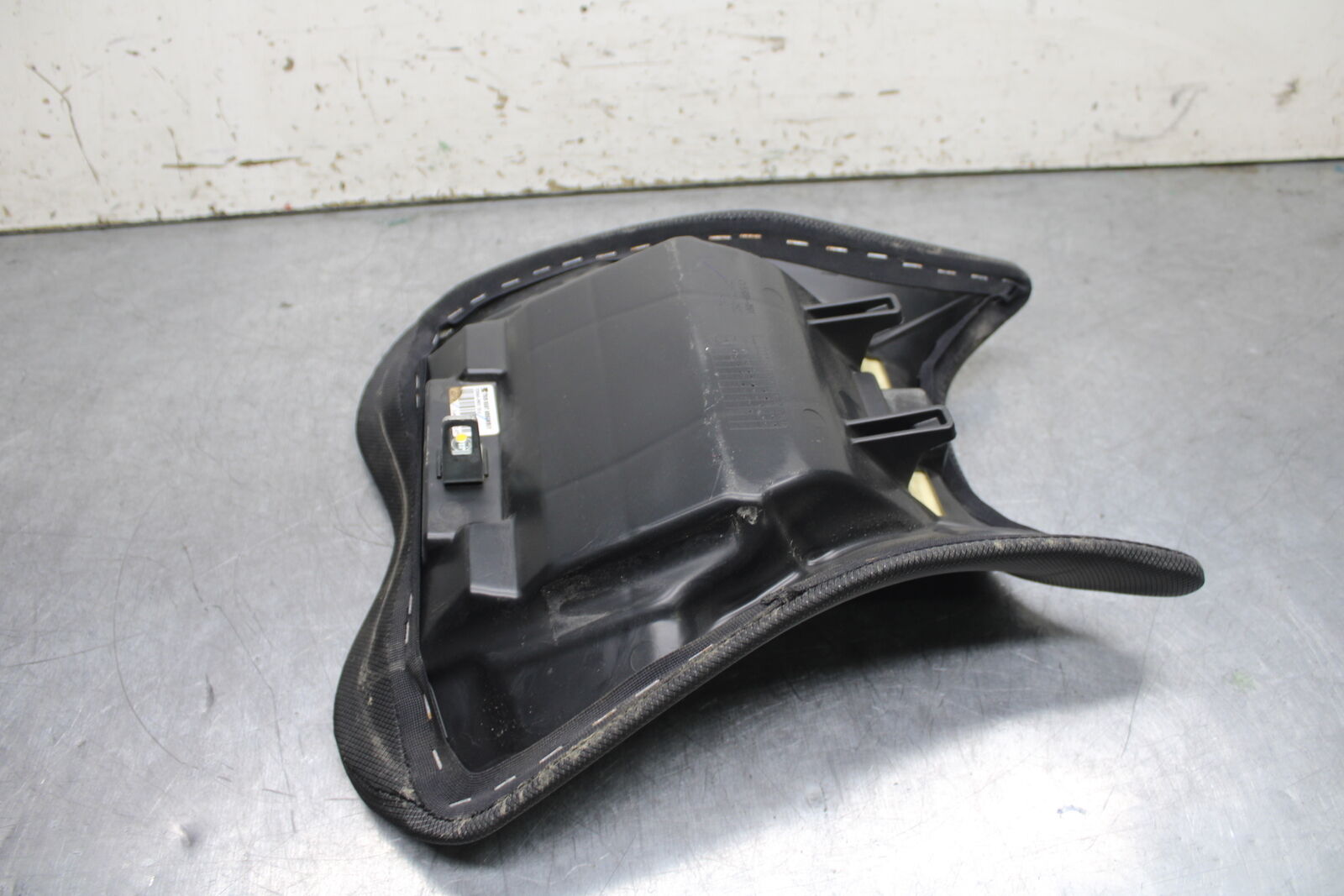 18-23 KAWASAKI NINJA 400 EX400 ABS FRONT DRIVERS SEAT PAD SADDLE PILLION BB747