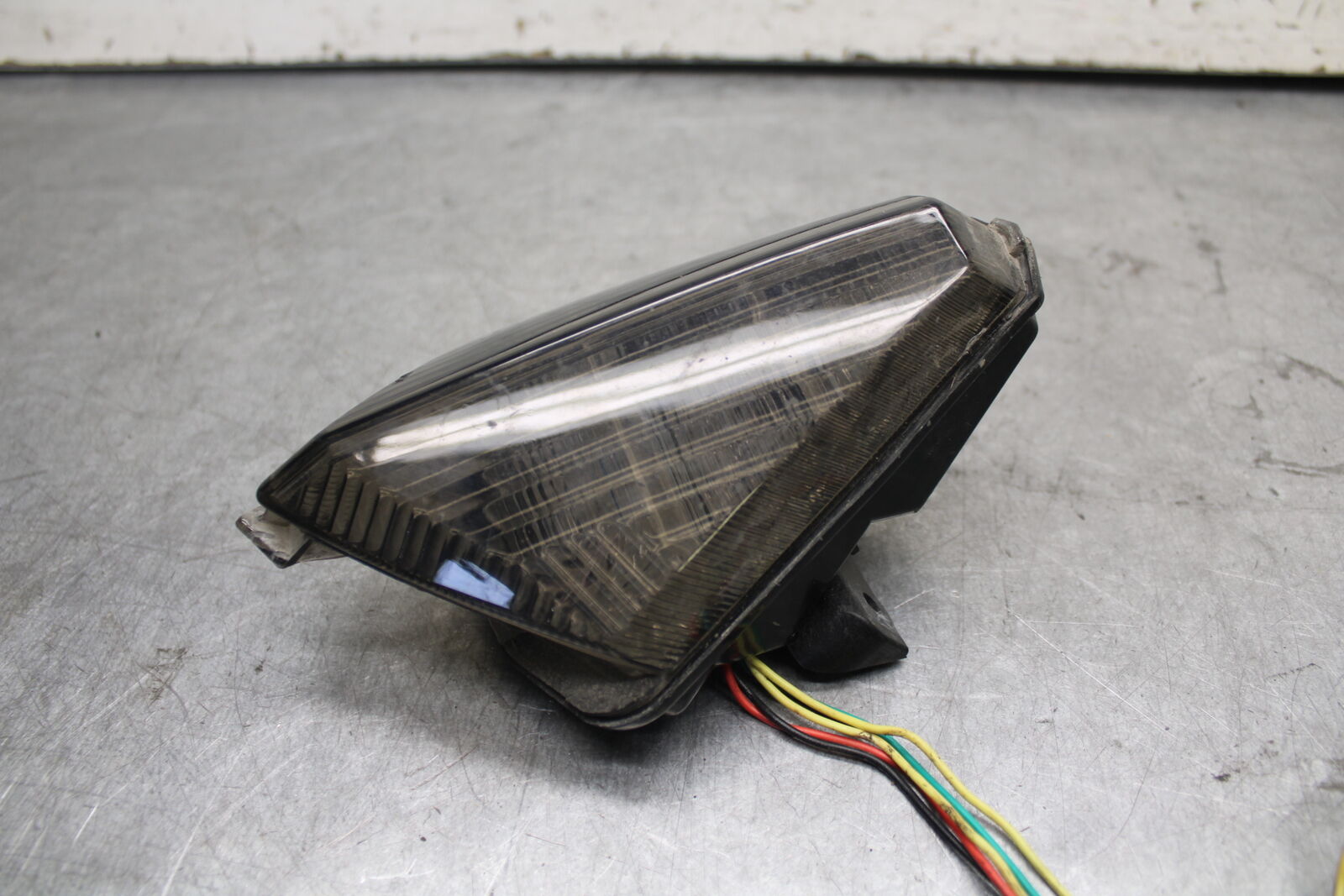 07-08 YAMAHA YZF R1 AFTERMARKET REAR TAIL TAILLIGHT BACK BRAKE LIGHT BB675