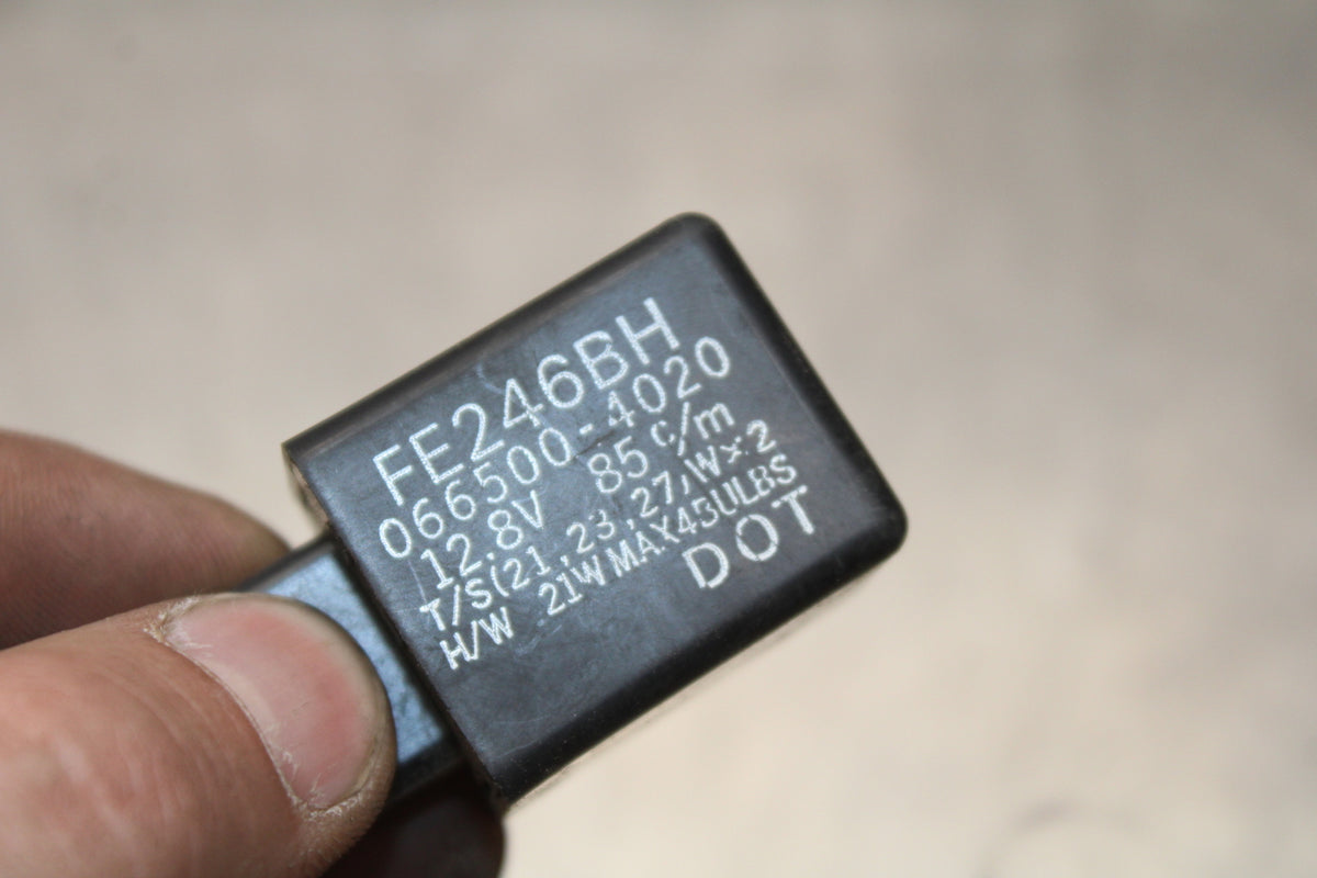 09-15 YAMAHA FZ6R TURN SIGNAL BLINKER RELAY FLASHER SWITCH BB161
