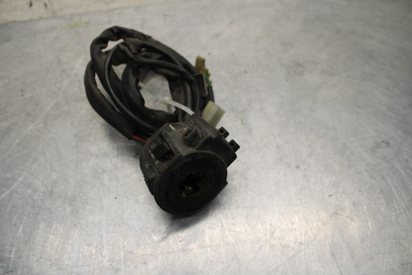 1996 Honda CBR900RR LEFT CLIP ON HANDLE HORN SIGNALS SWITCH  BB09