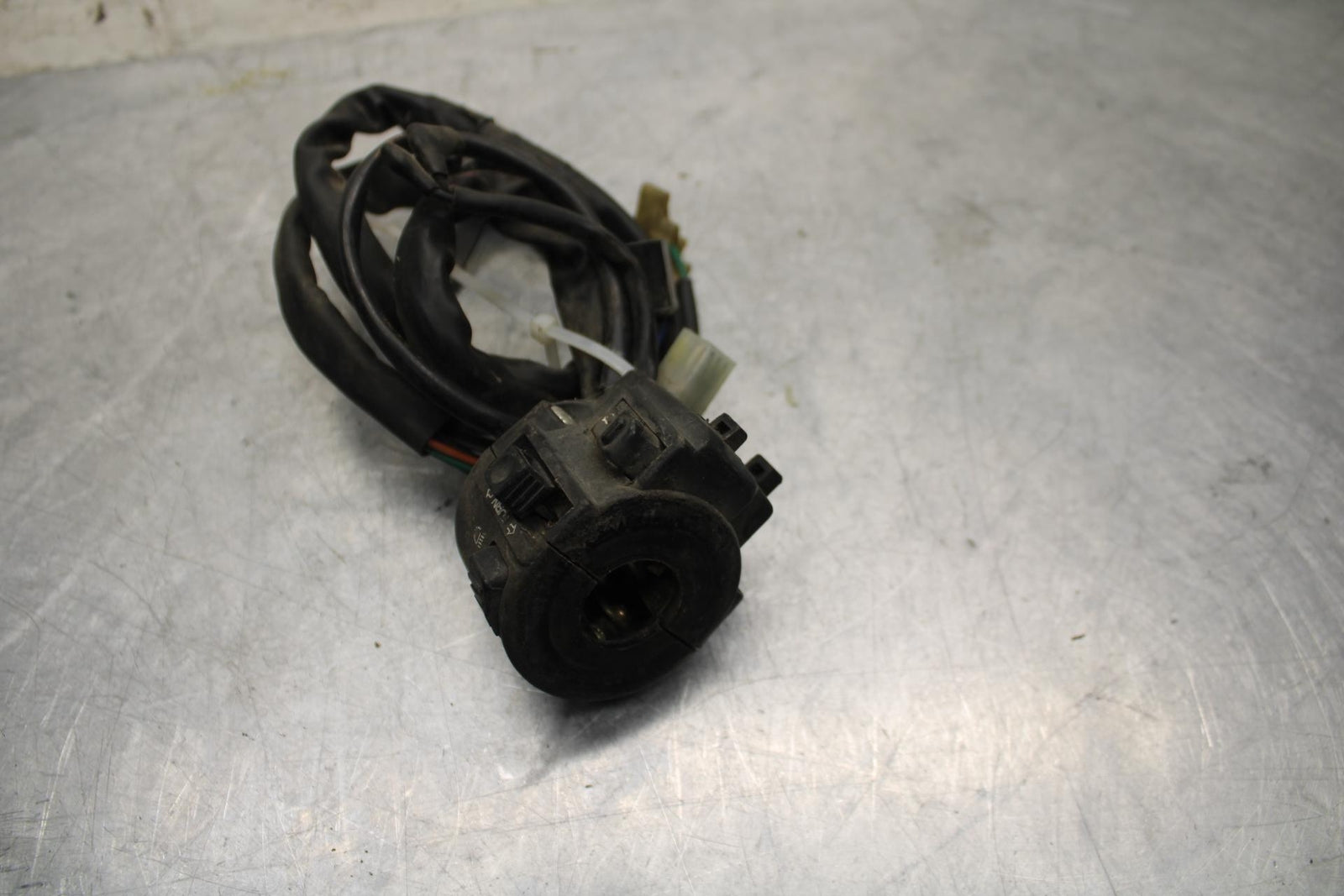 1996 Honda CBR900RR LEFT CLIP ON HANDLE HORN SIGNALS SWITCH  BB09