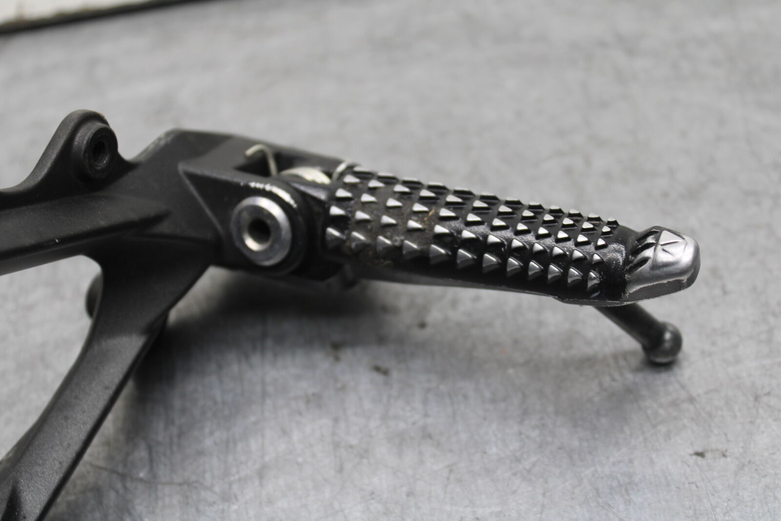 13-18 KAWASAKI NINJA ZX6R LEFT REARSET REAR SET DRIVER FOOT PEG REST STOP BB666