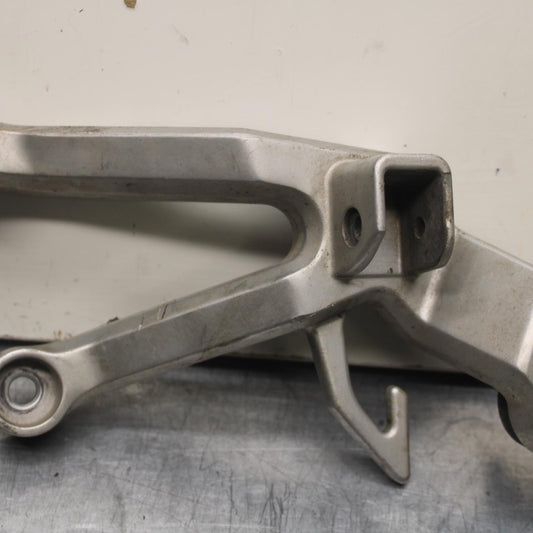 2003 Suzuki SV1000S RIGHT REAR FOOT REST PEG STEP BB85