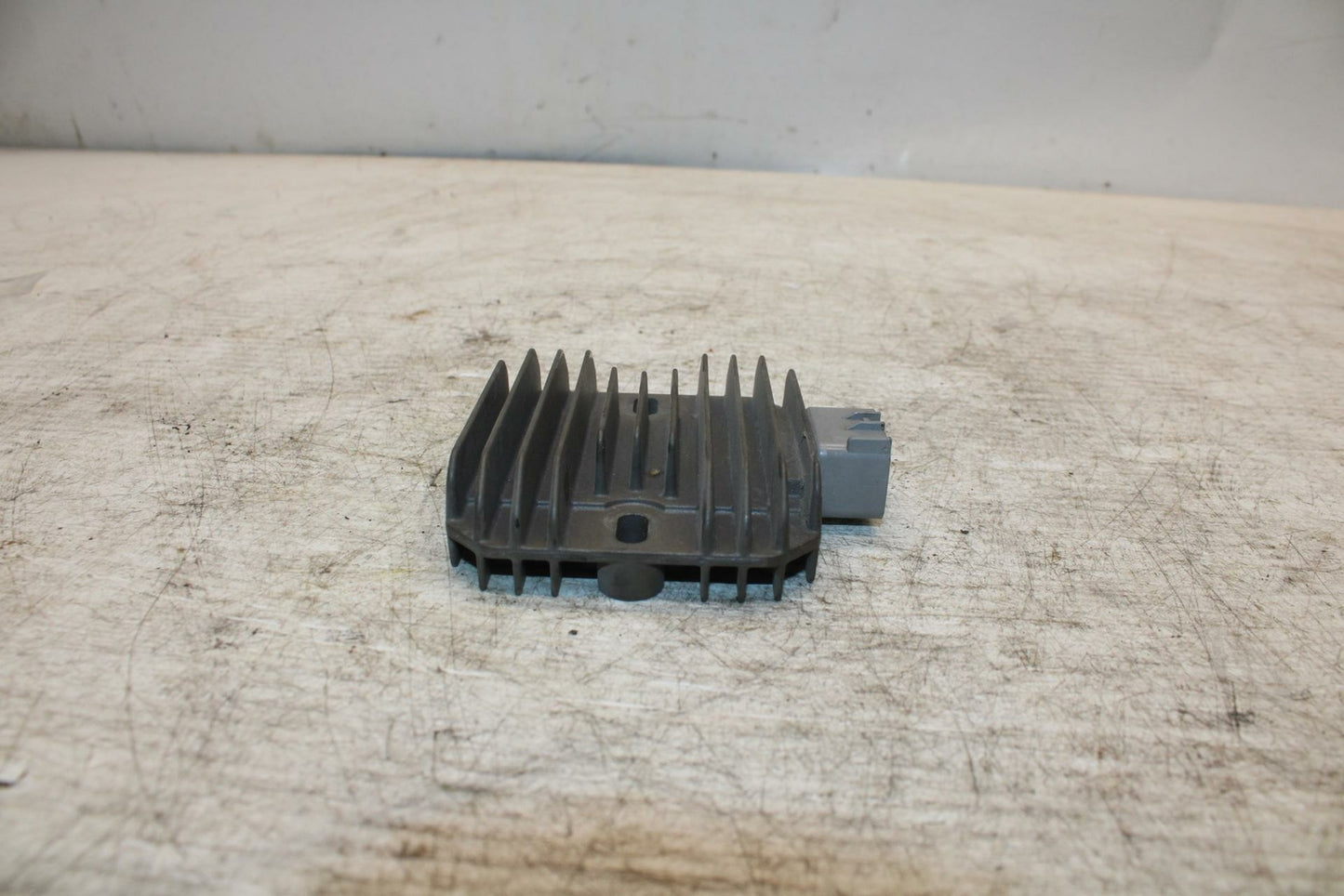 12-13 KAWASAKI EX300 NINJA RECTIFIER VOLTAGE REGULATOR BB373