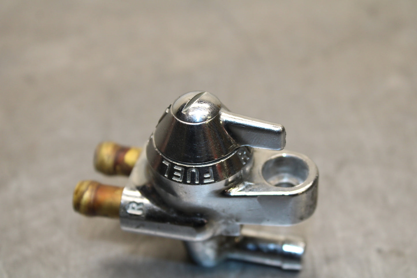 87-03 SUZUKI INTRUDER 1400 VS1400GLP GAS TANK FUEL PETCOCK BB752