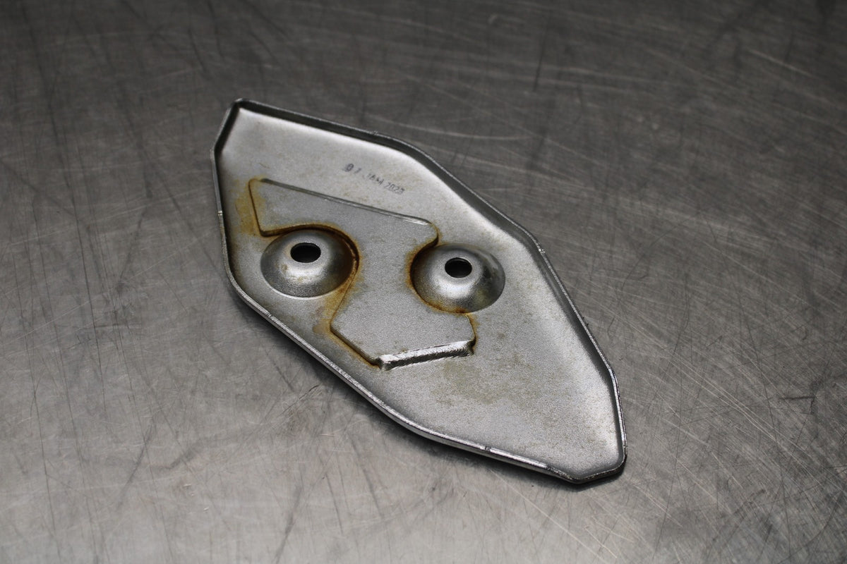 23 YAMAHA YZF R3 RIGHT REARSET REAR SET HEEL GUARD COVER  BB806