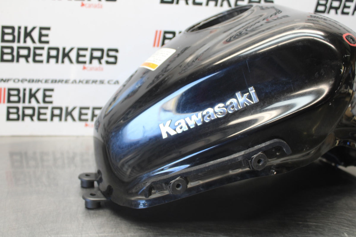 22 KAWASAKI NINJA 1000SX GAS TANK FUEL CELL PETROL RESERVOIR BB780