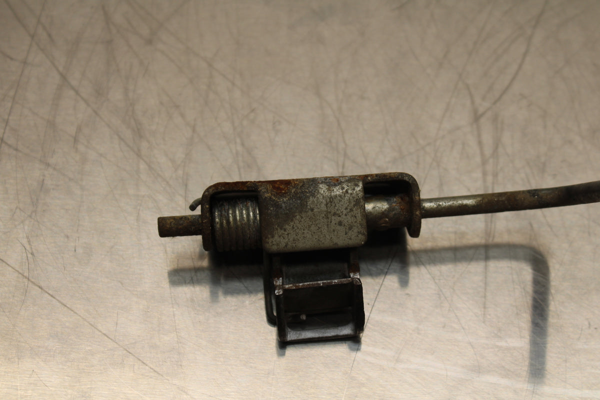 82 HONDA CT70 TRAIL SEAT LATCH  BB138
