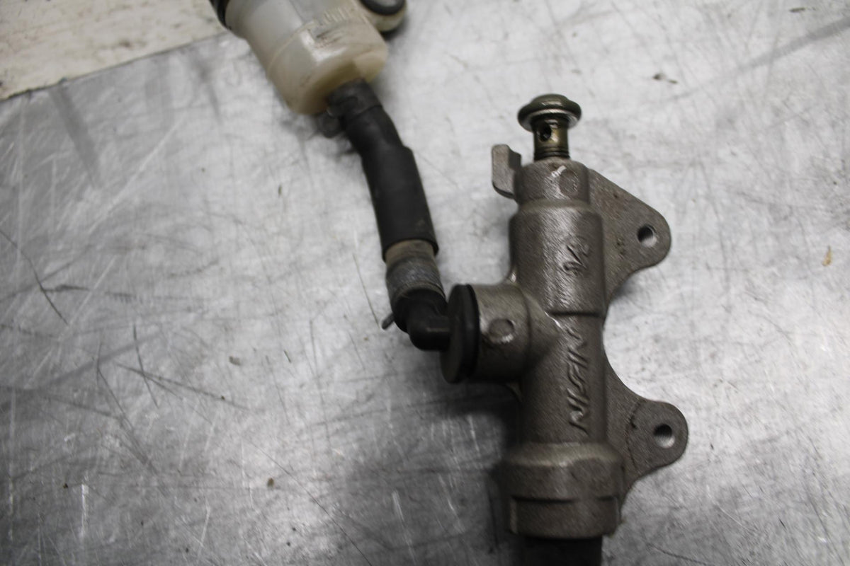 07 YAMAHA YZF R6 REAR BRAKE MASTER CYLINDER W RESERVOIR 2C0-2583V-01-00 BB495