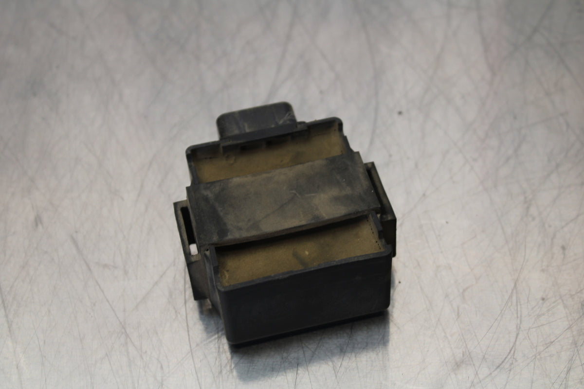 01-03 SUZUKI GSXR600 RELAY ASSEMBLY FUSE BOX BB145