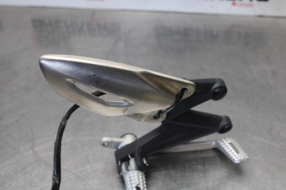 12 TRIUMPH STREET TRIPLE R RIGHT REARSET REAR SET DRIVER FOOT PEG STOP BB914