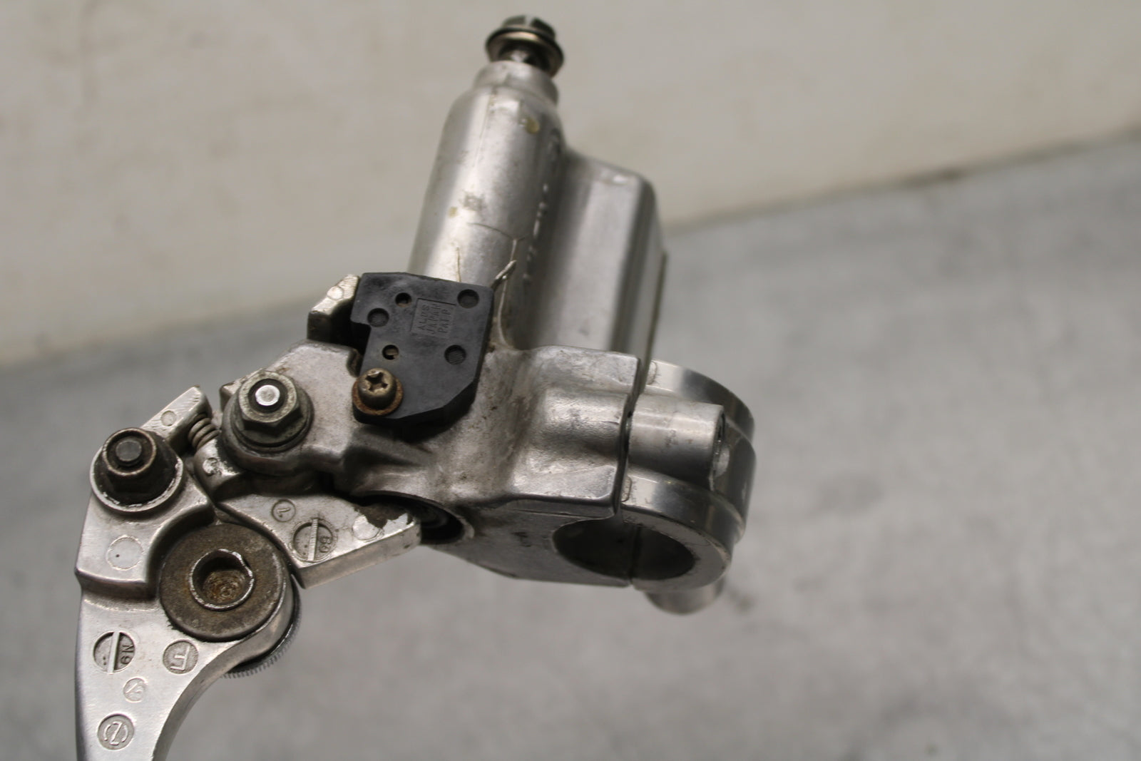 00 SUZUKI INTRUDER 1500 VL1500 FRONT BRAKE MASTER CYLINDER BB761