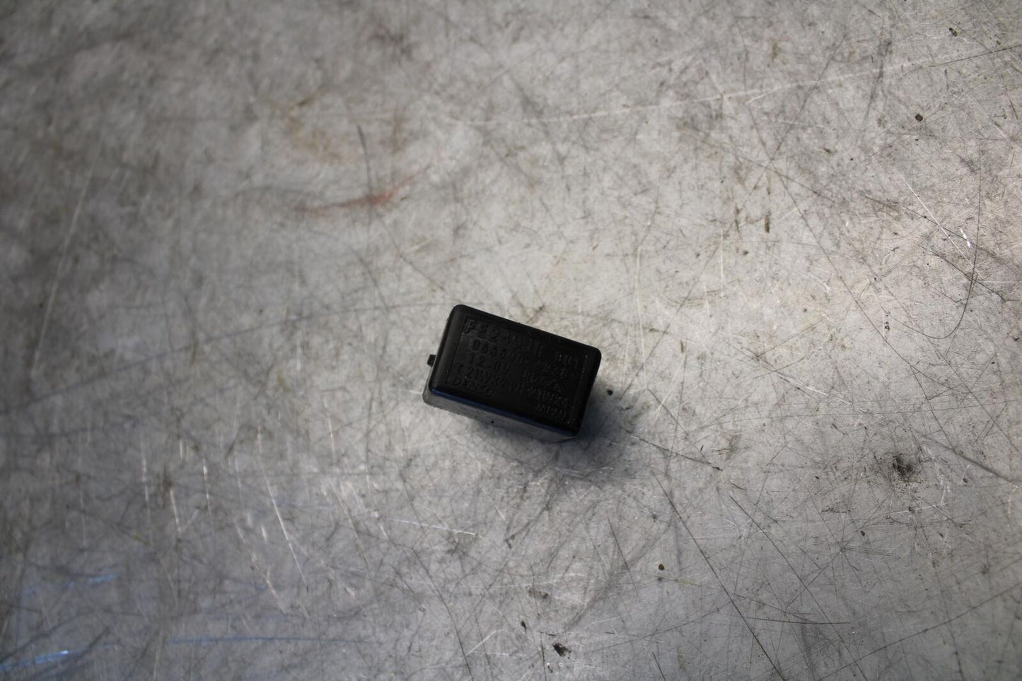 06-07 SUZUKI GSXR750 TURN SIGNAL BLINKER RELAY FLASHER SWITCH 38610-03F00 BB543