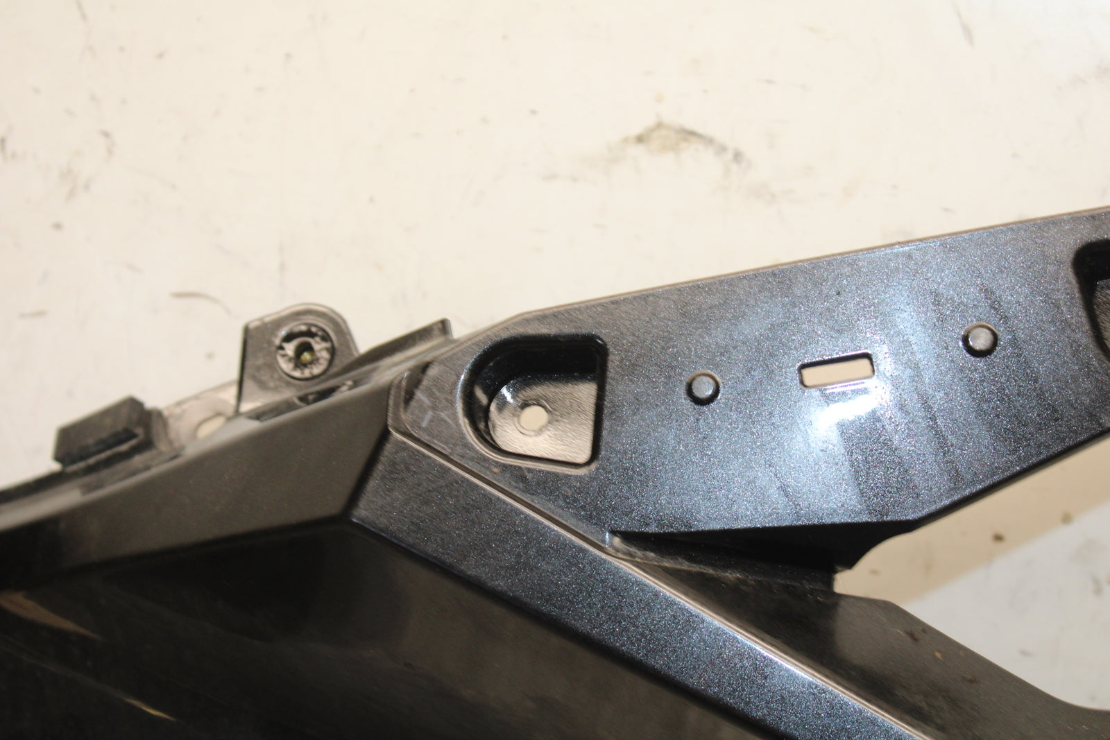 18-23 KAWASAKI NINJA 400 RIGHT MID UPPER SIDE FAIRING COWL PLASTIC BB660