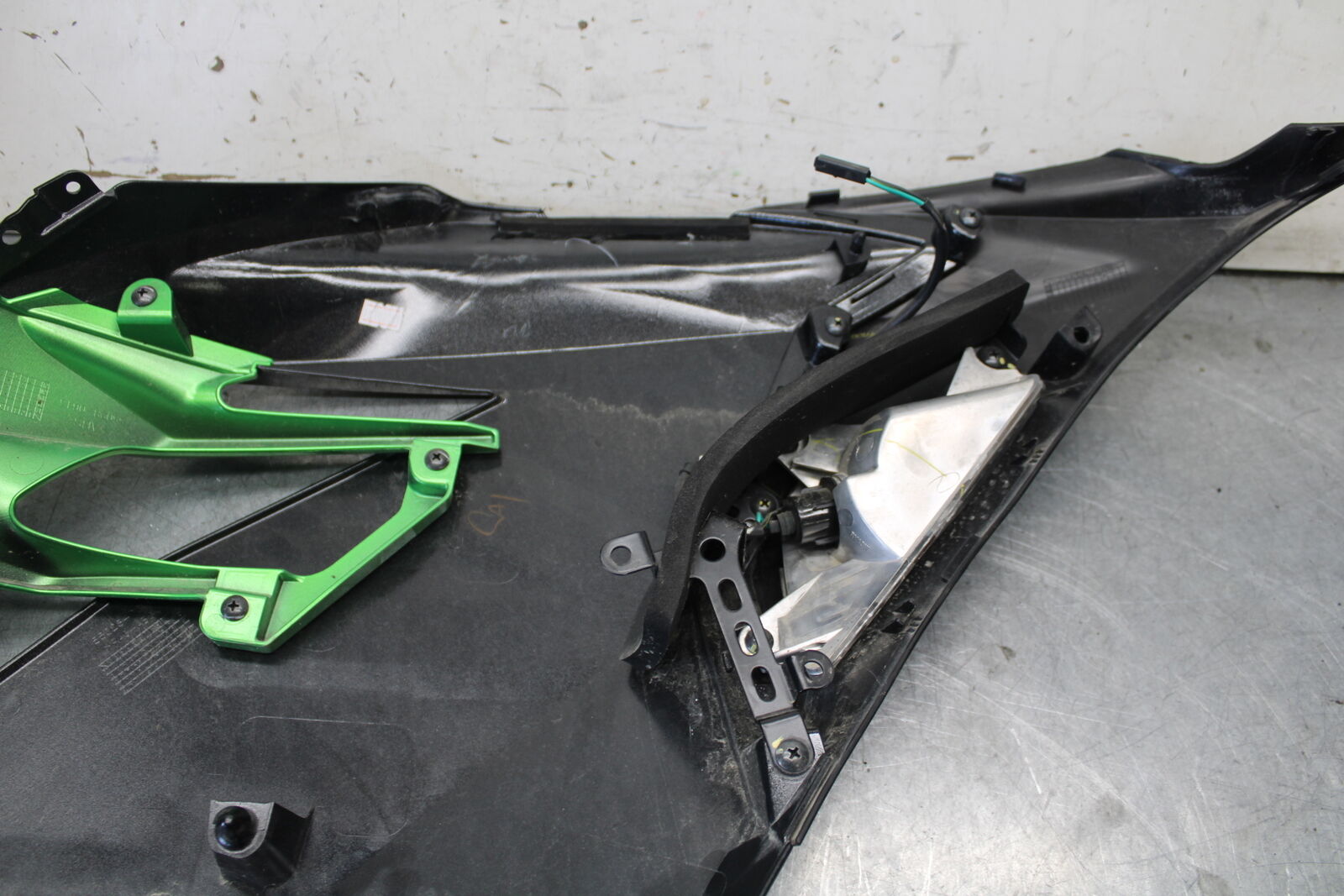 18-23 KAWASAKI NINJA 400 LEFT LOWER MID UPPER SIDE FAIRING COWL BB679