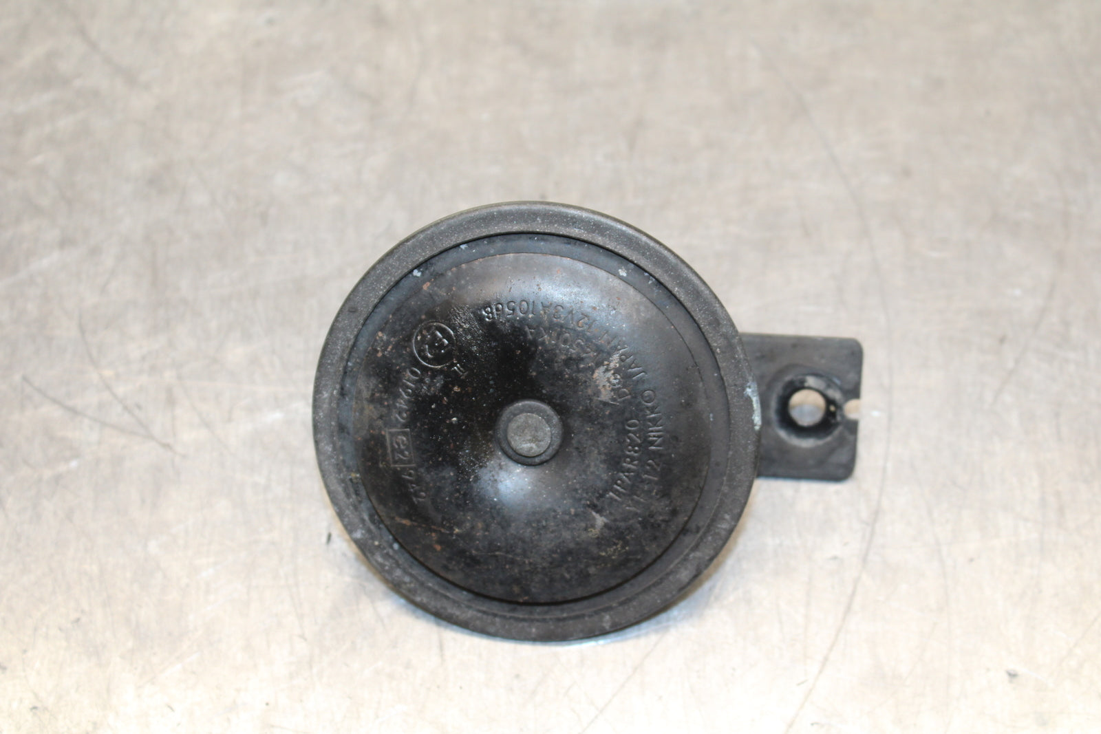 12-13 KAWASAKI Z1000 HORN SIGNAL BB743