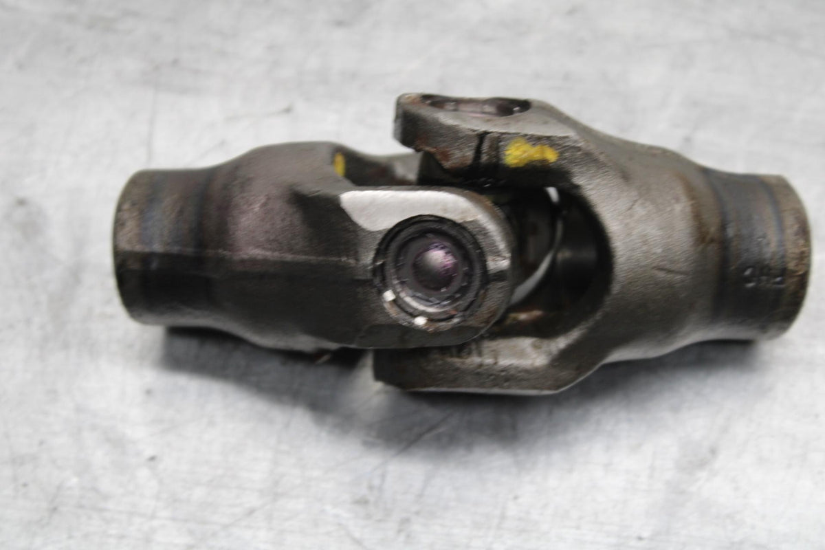2007 Honda Shadow Spirit 1100 VT1100C DRIVE YOKE AXEL U-JOINT BB561