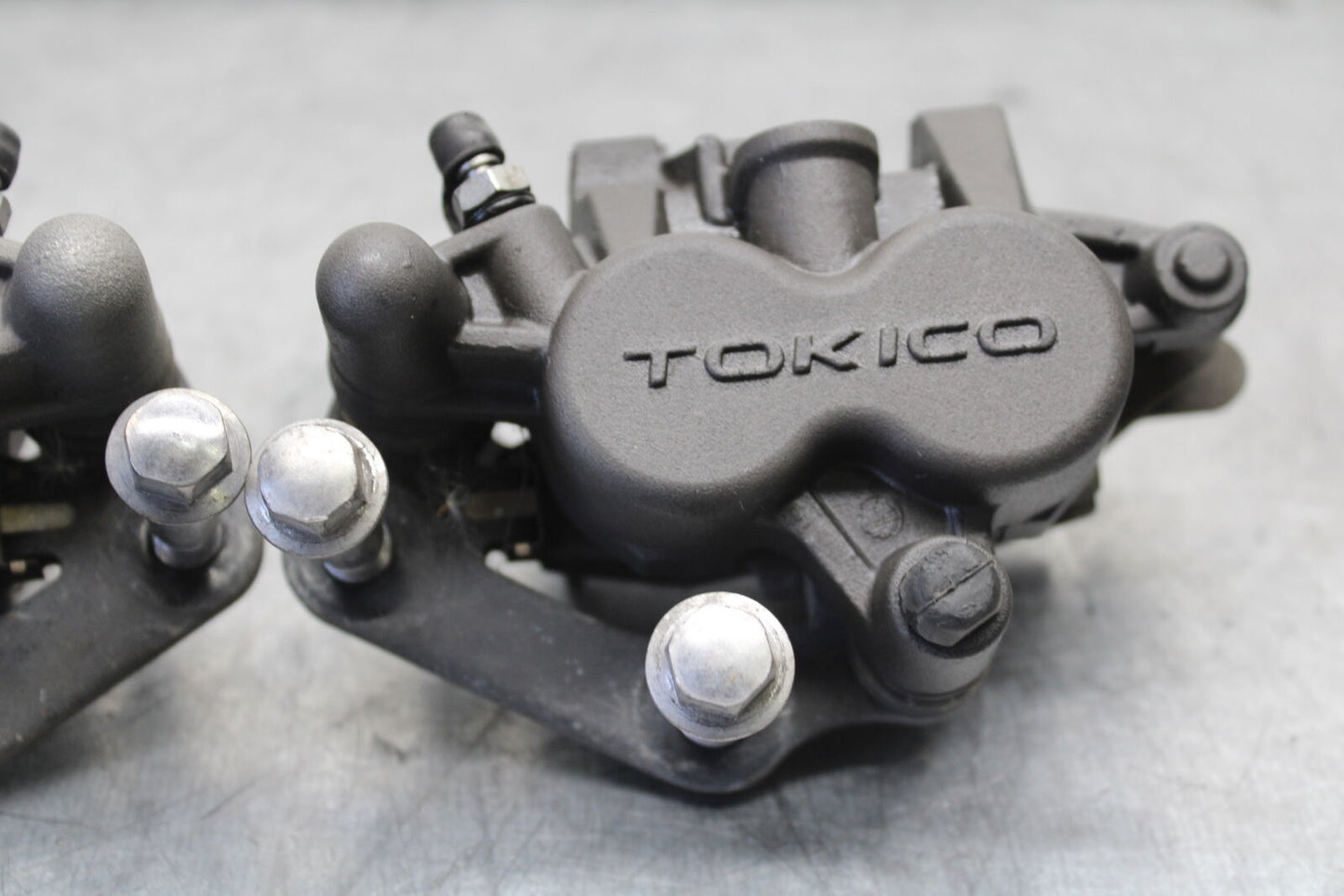 12-17 KAWASAKI ER-6N Z650 RIGHT LEFT FRONT BRAKE CALIPER SET PAIR CALIPERS BB709