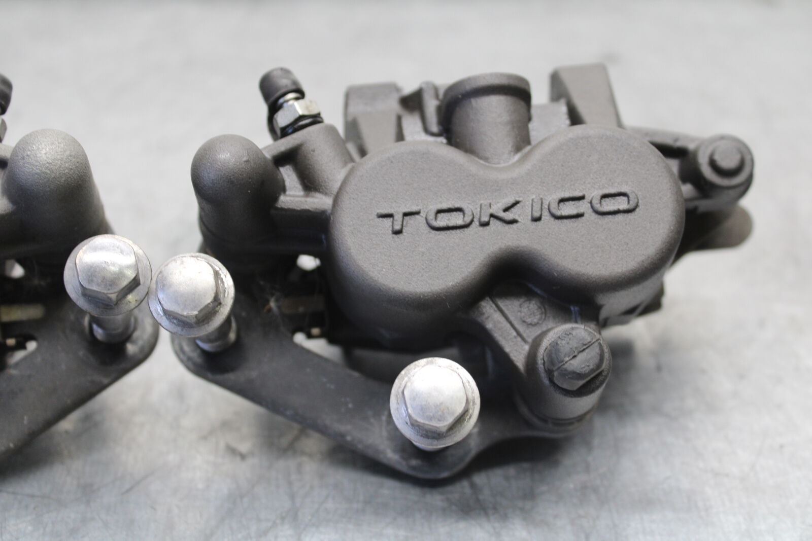 12-17 KAWASAKI ER-6N Z650 RIGHT LEFT FRONT BRAKE CALIPER SET PAIR CALIPERS BB709