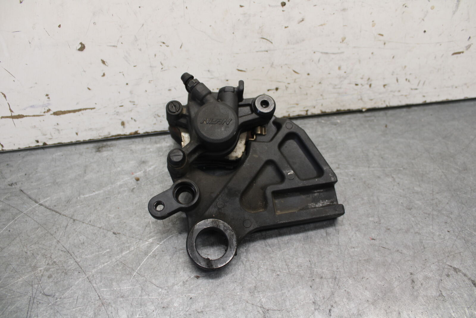 13-18 KAWASAKI NINJA ZX6R REAR BACK BRAKE CALIPER W MOUNT BRACKET BB682