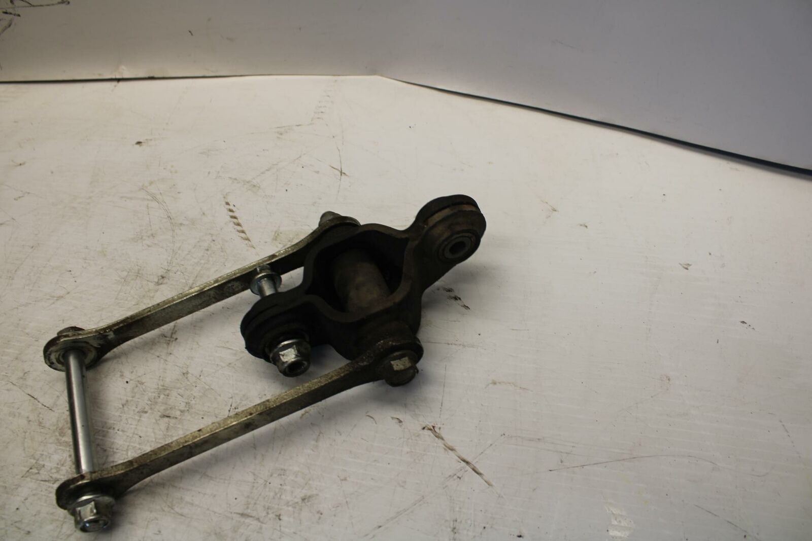 04-09 SUZUKI GS500F REAR DOGBONE SHOCK LINKAGE LINK BB261