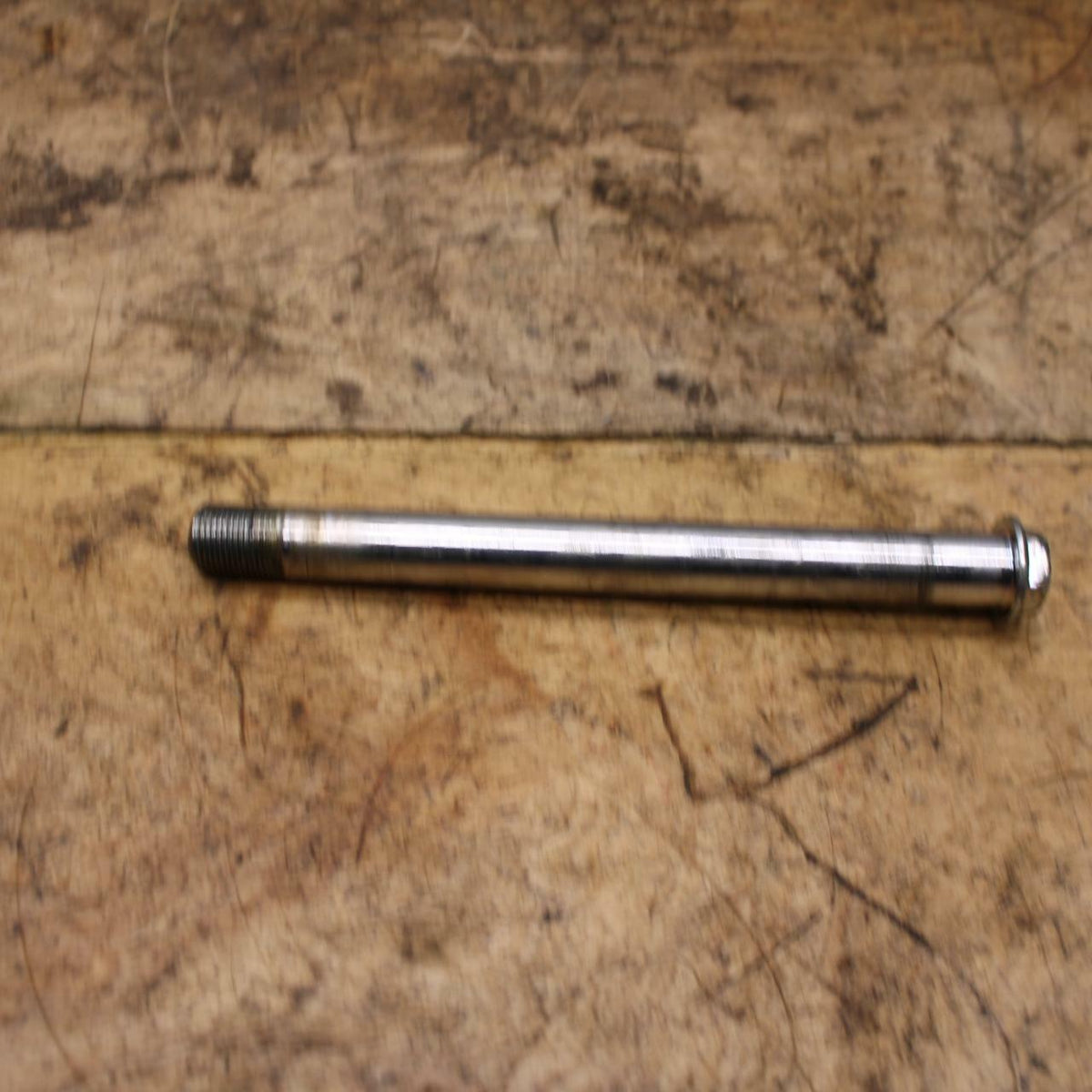 05-08 KAWASAKI VULCAN 1500 VN1500N CLASSIC REAR BACK SWINGARM BOLT BB343