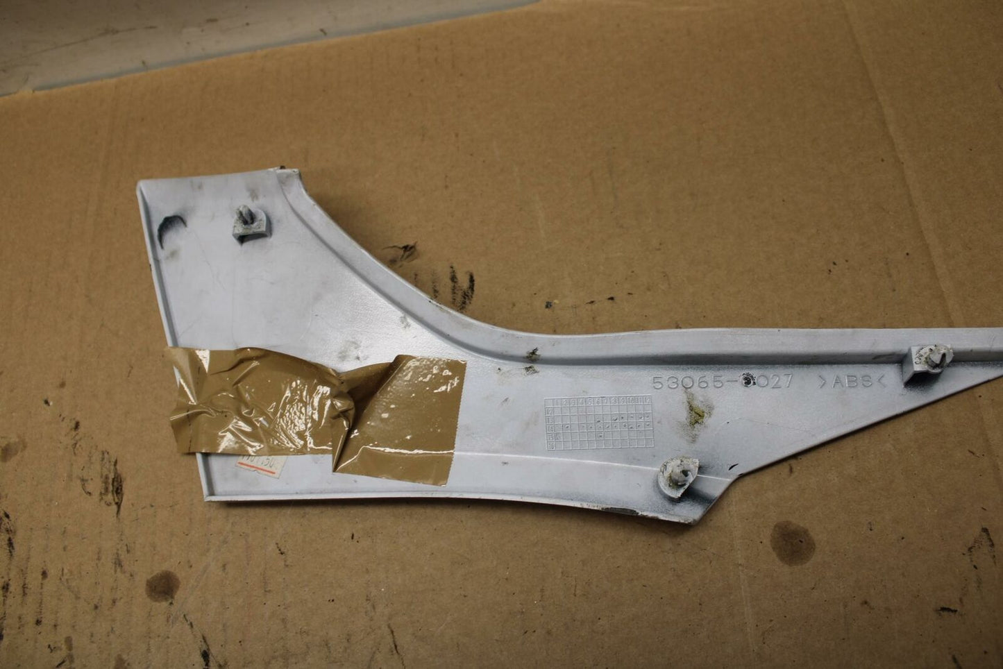 15 KAWASAKI NINJA 300 EX300  RIGHT FRONT SIDE SEAT SADDLE PANEL TRIM COWL BB395