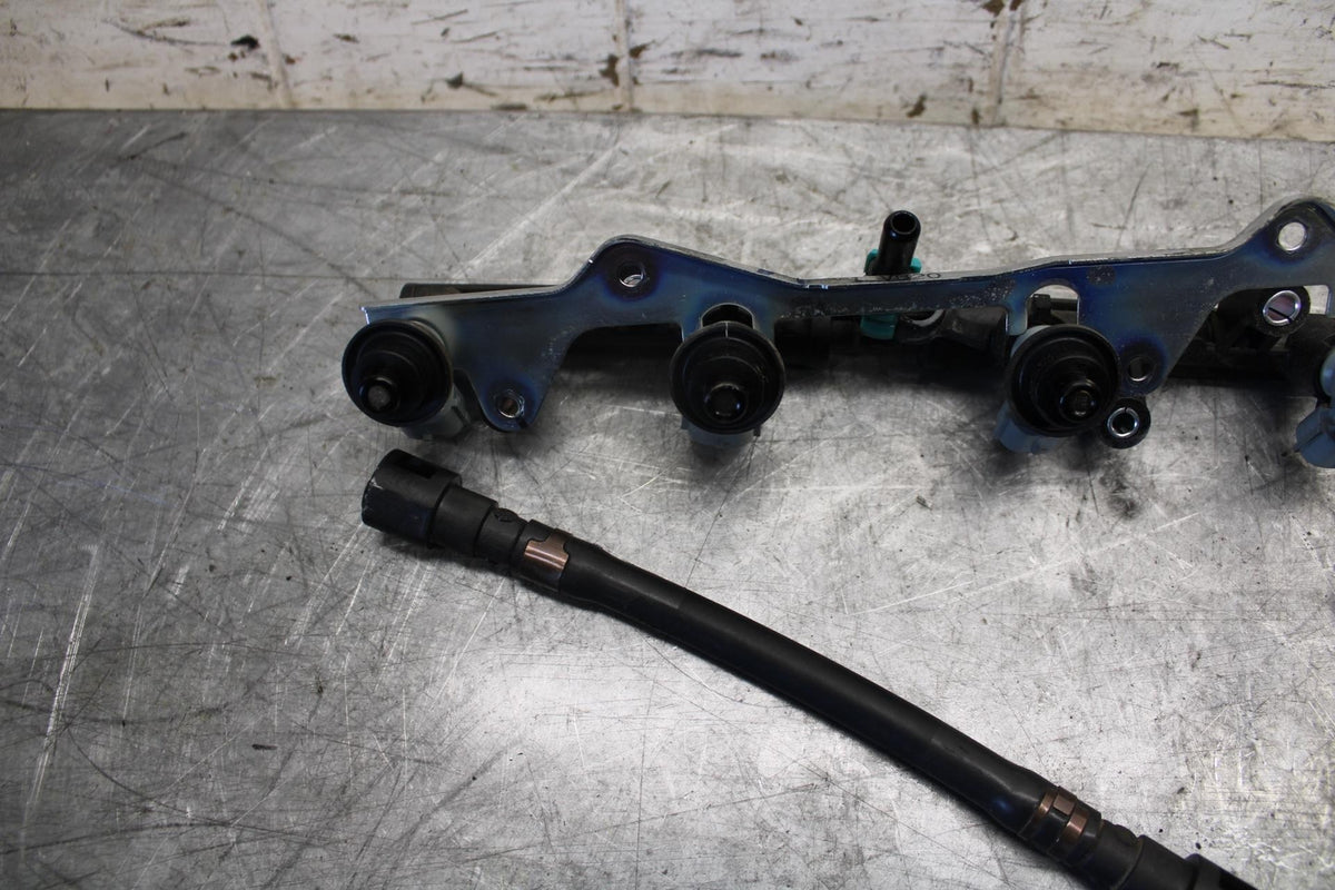 2009 Honda CBR600RR SECONDARY FUEL INJECTORS TOP AIRBOX GAS RAIL BB536
