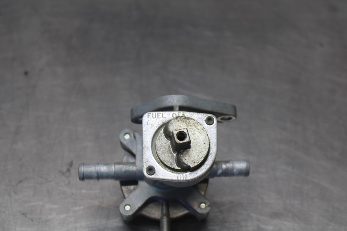 98-05 HONDA SUPER HAWK 1000 VTR1000F FUEL TANK PETCOCK SHUT ON OFF VALVE BB924