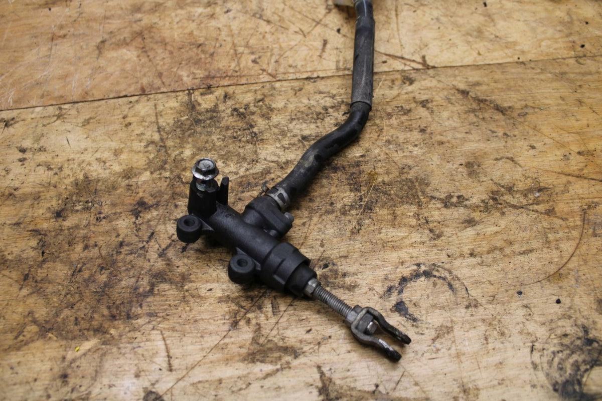 04-09 SUZUKI GS500F REAR BACK BRAKE MASTER CYLINDER W RESERVOIR BB335