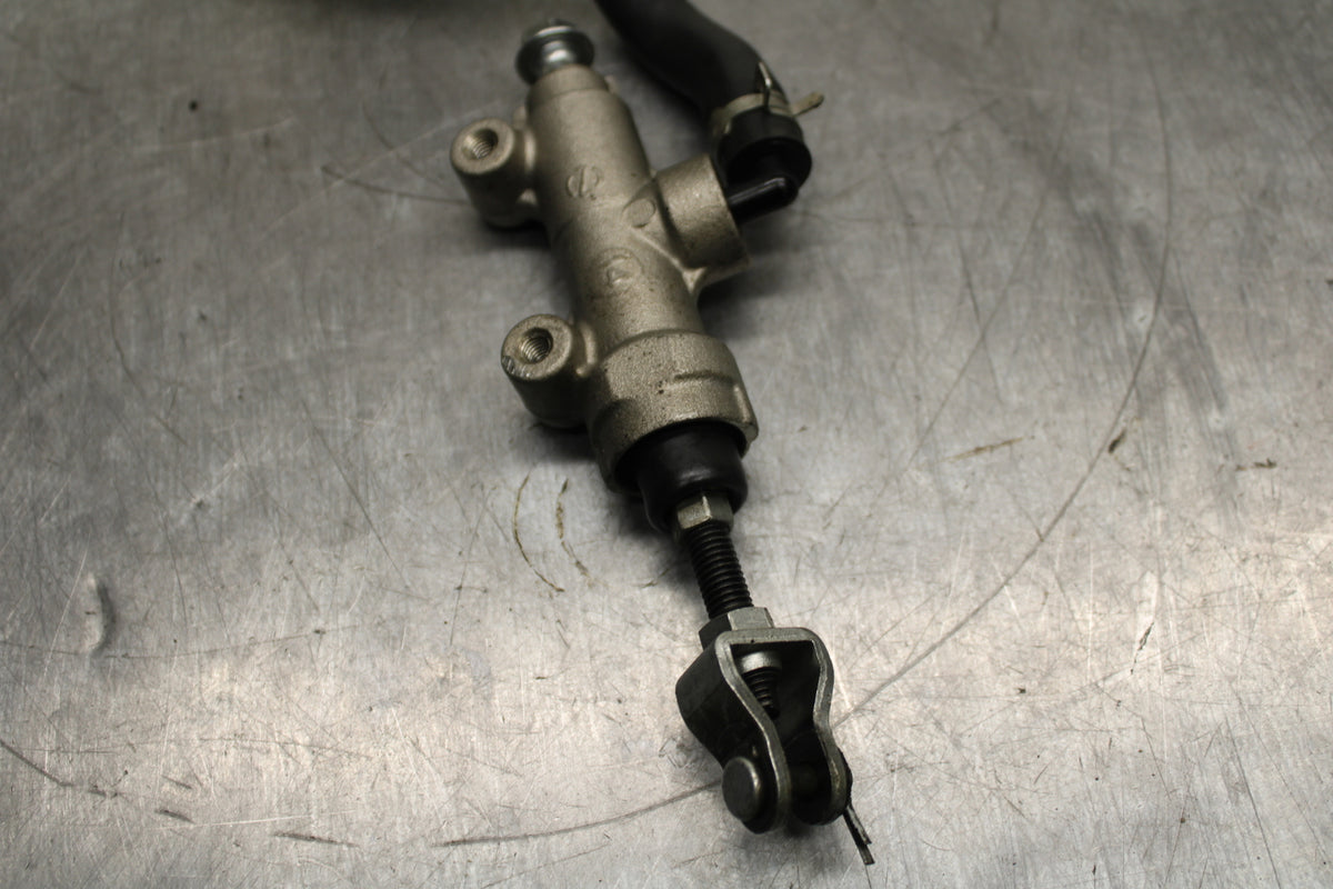 08-10 SUZUKI GSXR750 REAR BACK BRAKE MASTER CYLINDER W RESERVOIR BB127