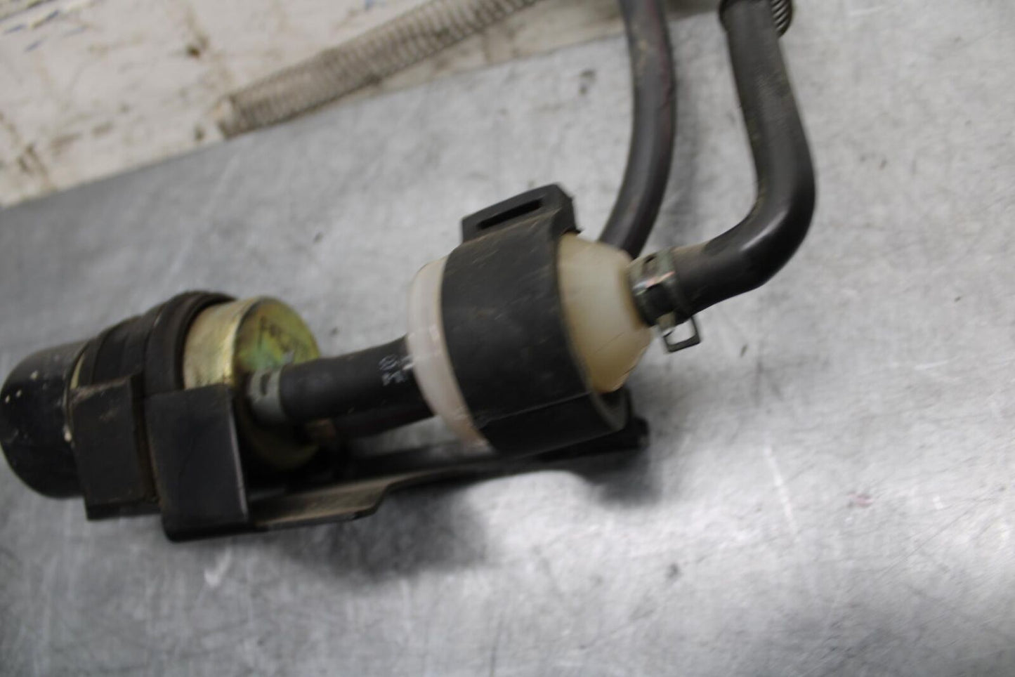 2001 Kawasaki Ninja ZX6 ZX600E FUEL PUMP GAS PETROL SENDER UNIT BB547