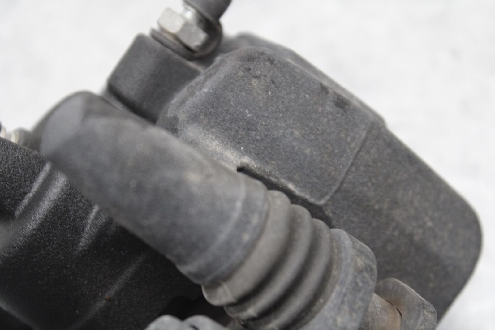 09-12 KAWASAKI NINJA ZX6R REAR BACK BRAKE CALIPER W MOUNT BRACKET  BB640