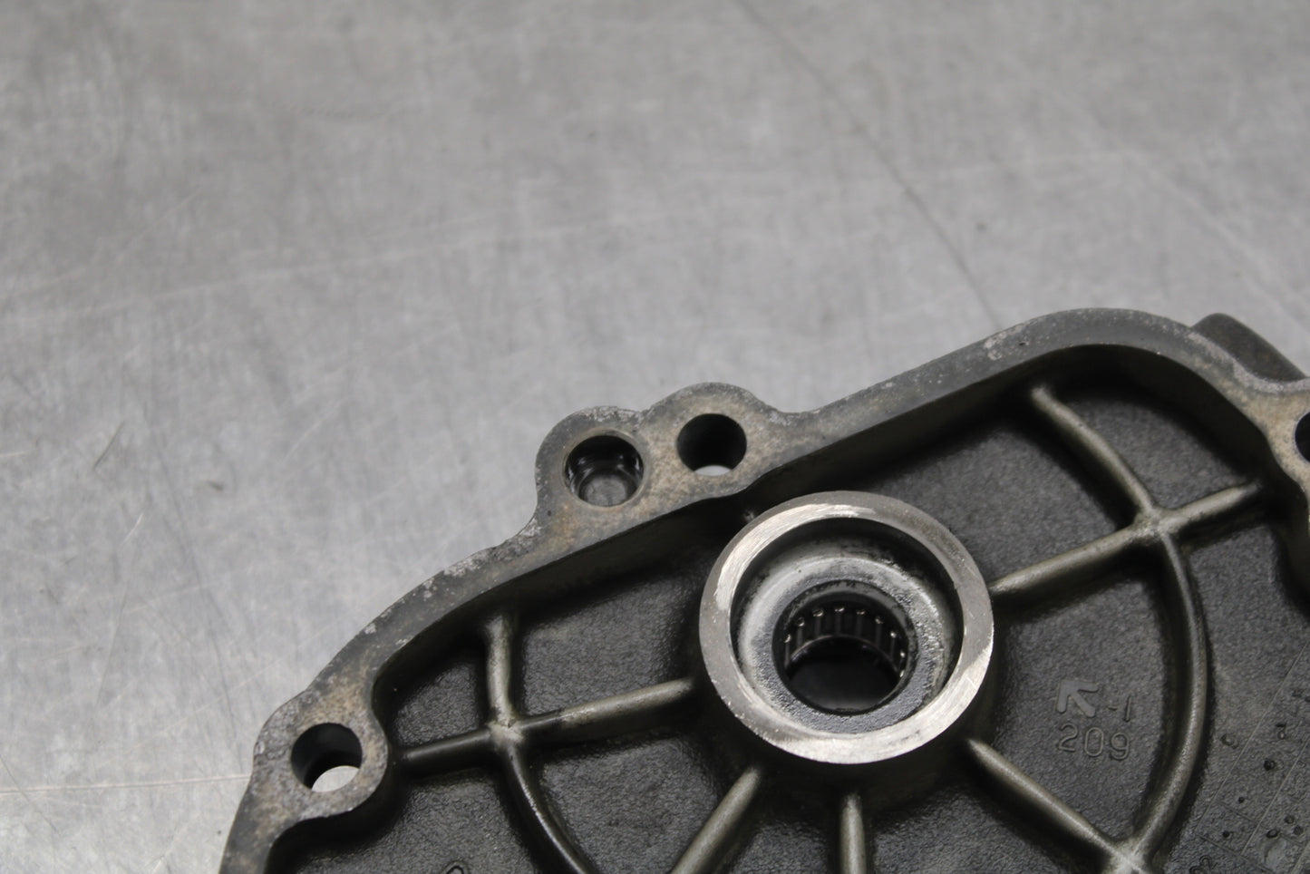 03-05 YAMAHA YZF R6  ENGINE MOTOR TIMING CHAIN COVER BB132