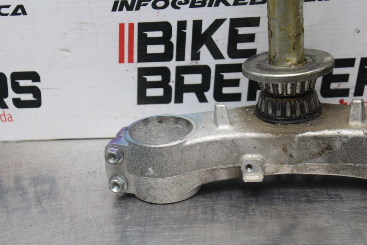 06-07 SUZUKI GSXR600 FRONT FORKS CLAMP LOWER TRIPLE TREE STEM BB836