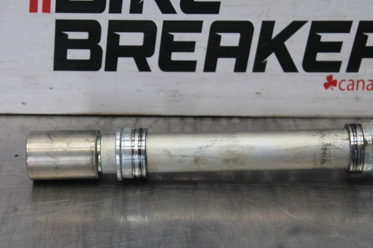 17 YAMAHA YZF R6 FRONT WHEEL RIM AXLE PIVOT BOLT BB922