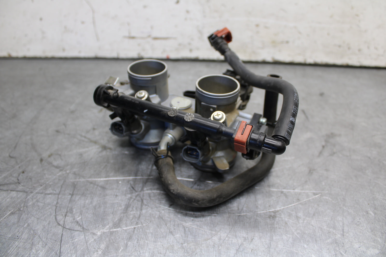 19-22 KAWASAKI Z400 MAIN FUEL INJECTORS / THROTTLE BODIES BB708