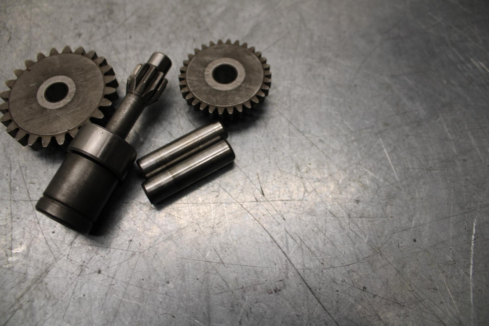 89-90 YAMAHA FZR600 ENGINE MOTOR IDLER IDLING GEAR BB76