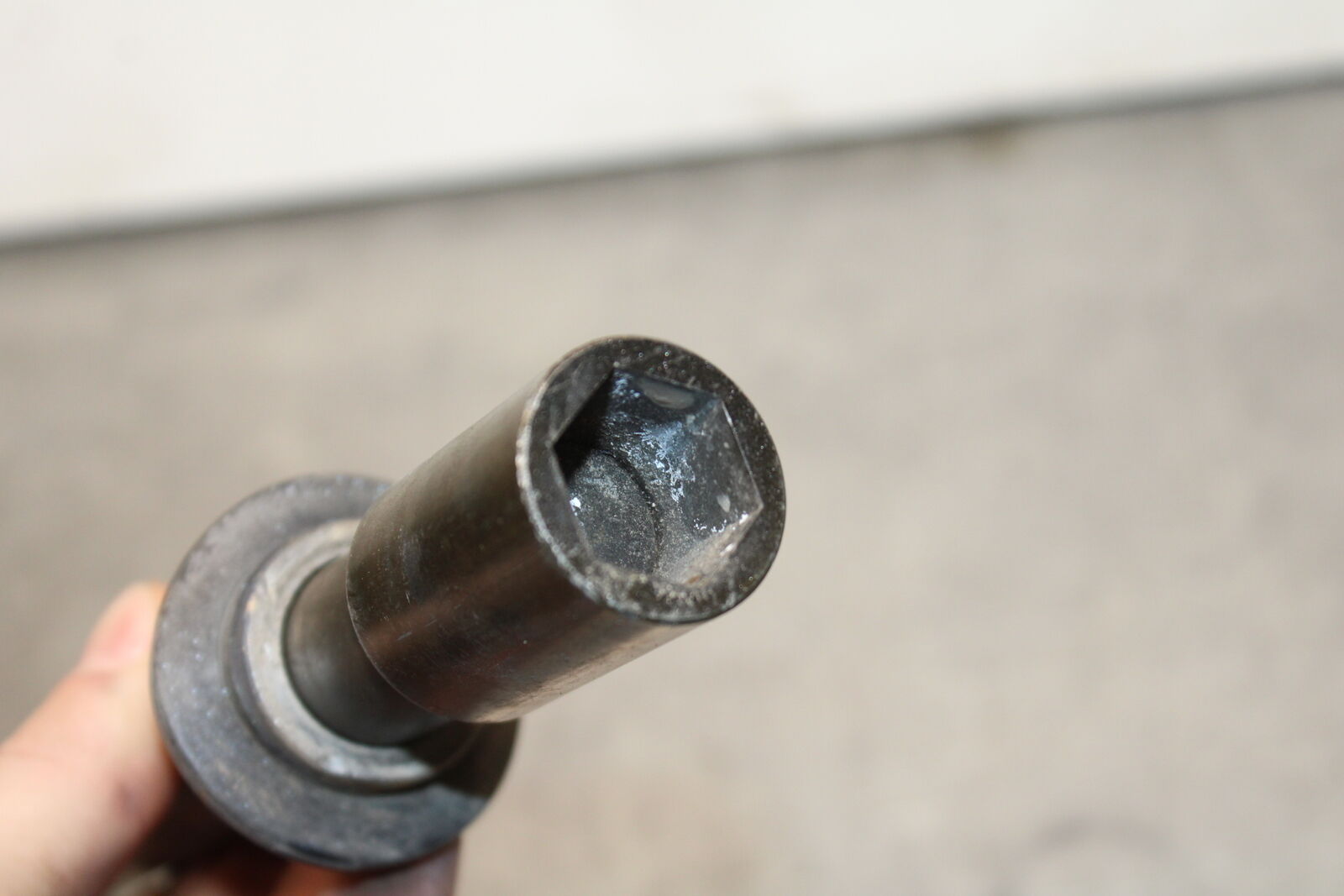 13-18 KAWASAKI NINJA ZX6R FRONT WHEEL RIM AXLE PIVOT BOLT BB118