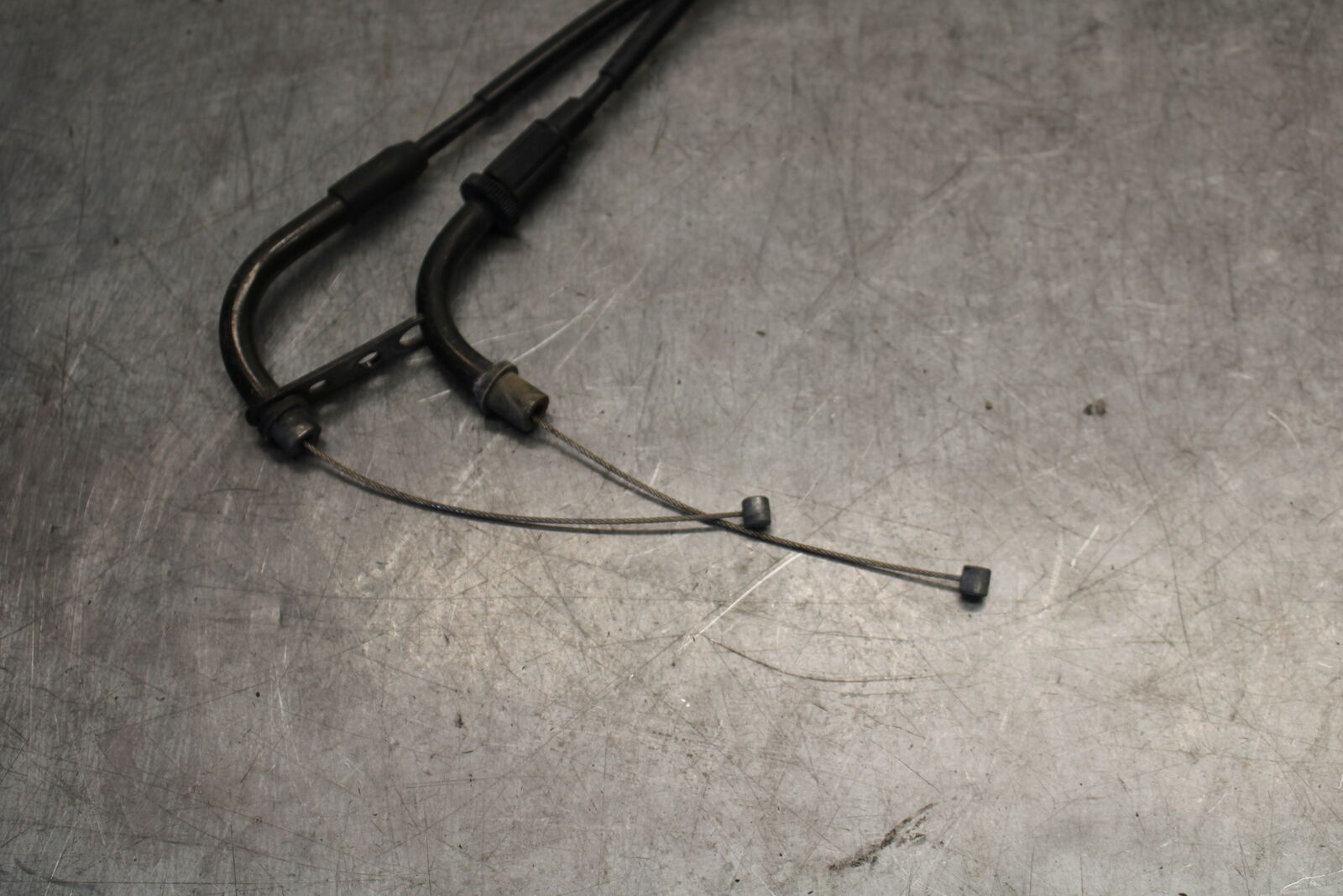 05-06 SUZUKI GSXR1000 THROTTLE CABLES LINES 58300-41G00 58300-41G10 BB663