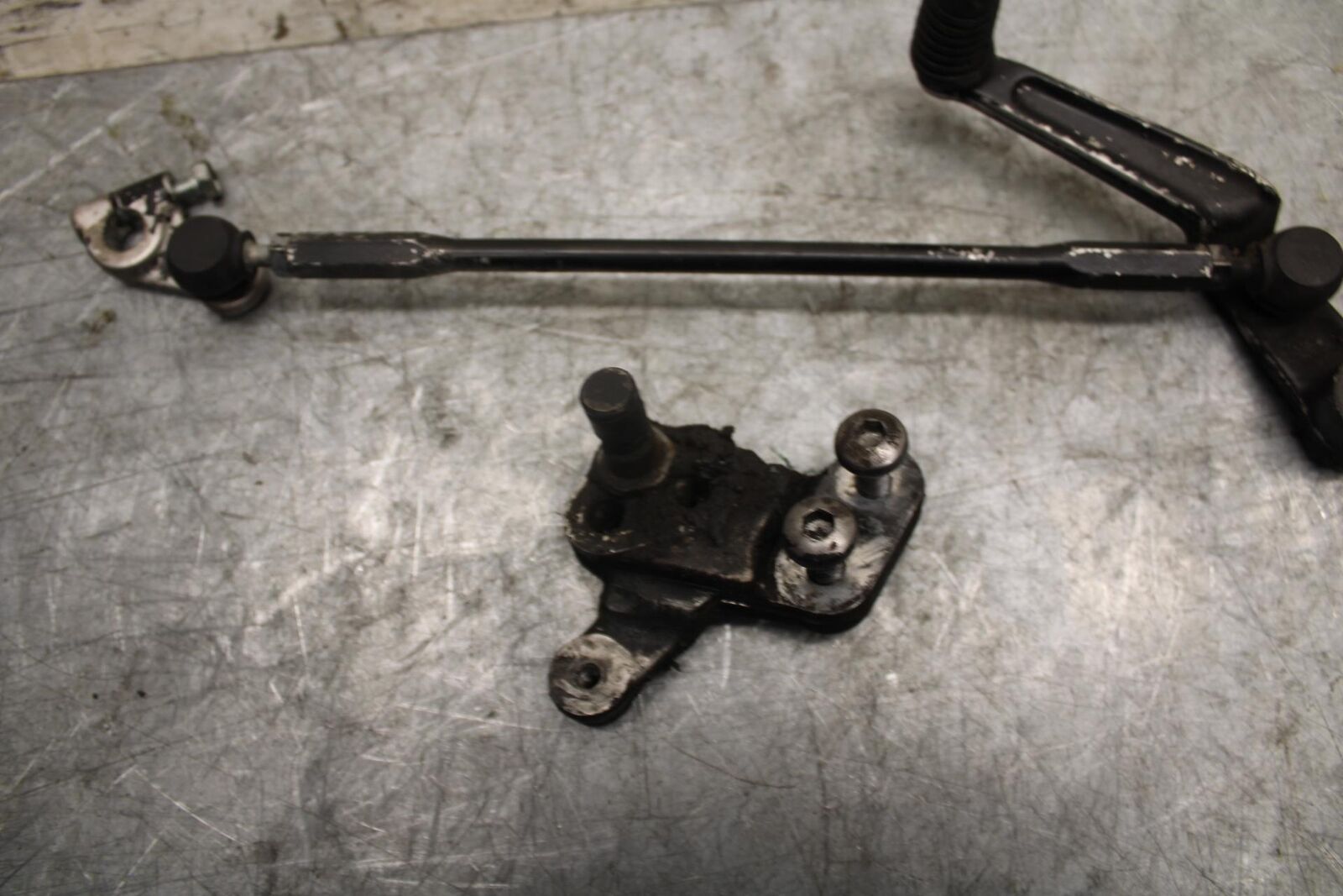 2007 Suzuki GSXR600 SHIFTER LINKAGE  PEDAL 25525-01H00 25600-01H00 BB540