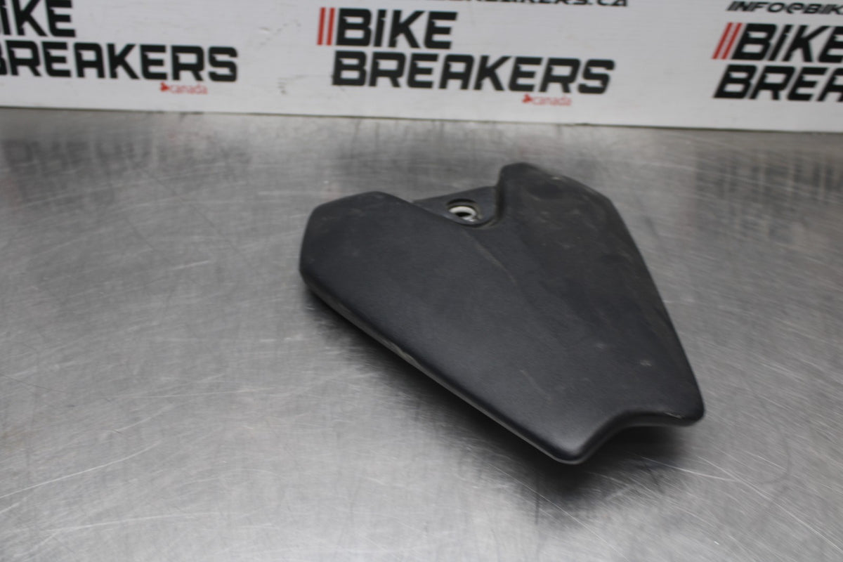 14-15 KAWASAKI Z1000 REAR BACK PASSENGER TANDEM SEAT PAD SADDLE PILLION BB743