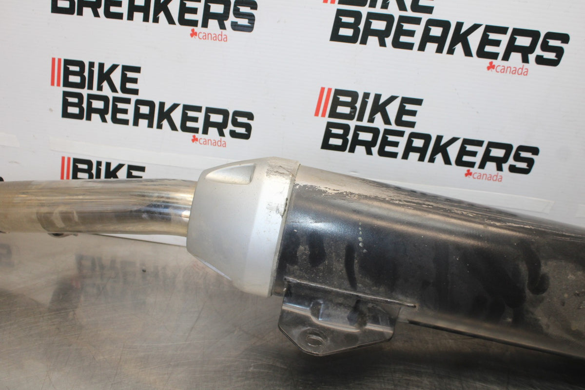 09 KAWASAKI CONCOURS 14 ZG1400B EXHAUST PIPE MUFFLER SLIP ON CAN BB875