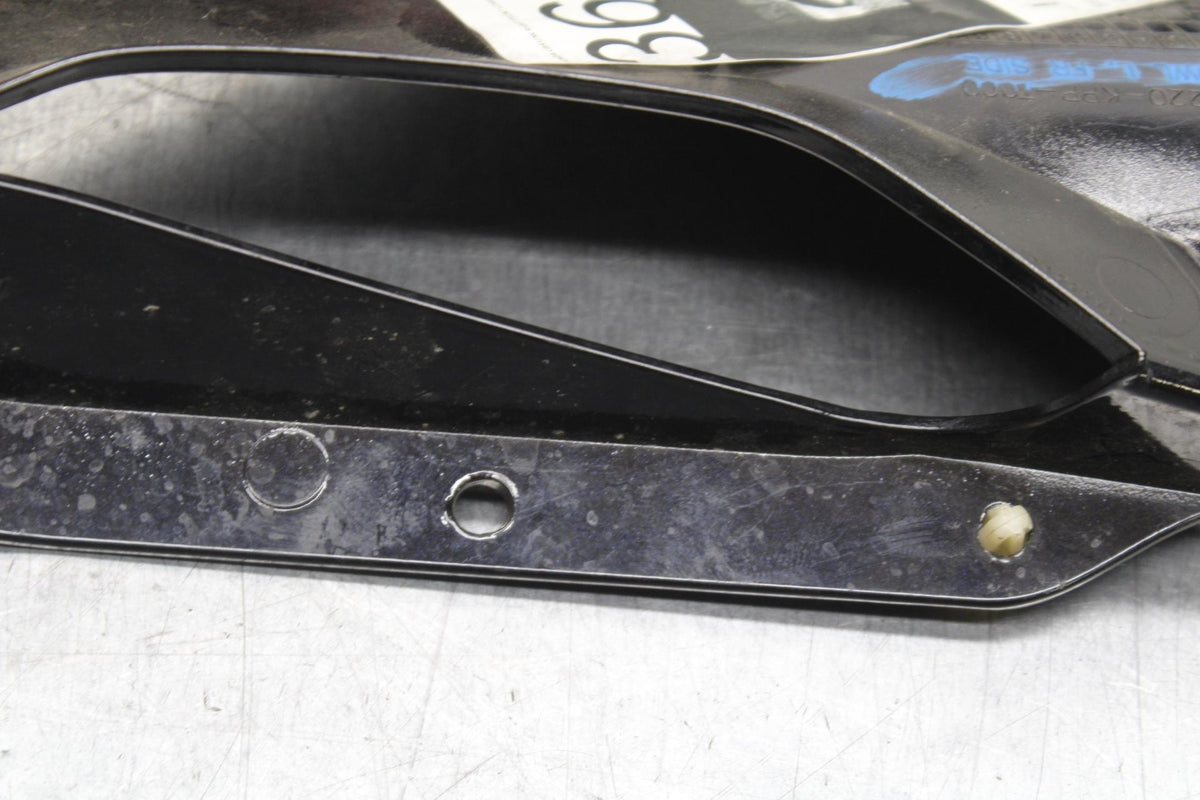 11-19 HONDA CBR125R LEFT LOWER BOTTOM SIDE FAIRING COWL BB105