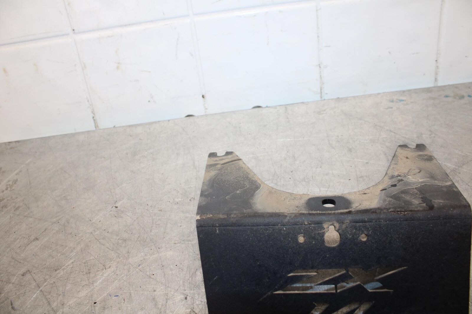 06-07 KAWASAKI NINJA ZX14R AFTERMARKET REAR BACK TAIL LIGHT MOUNT BRACKET bb433