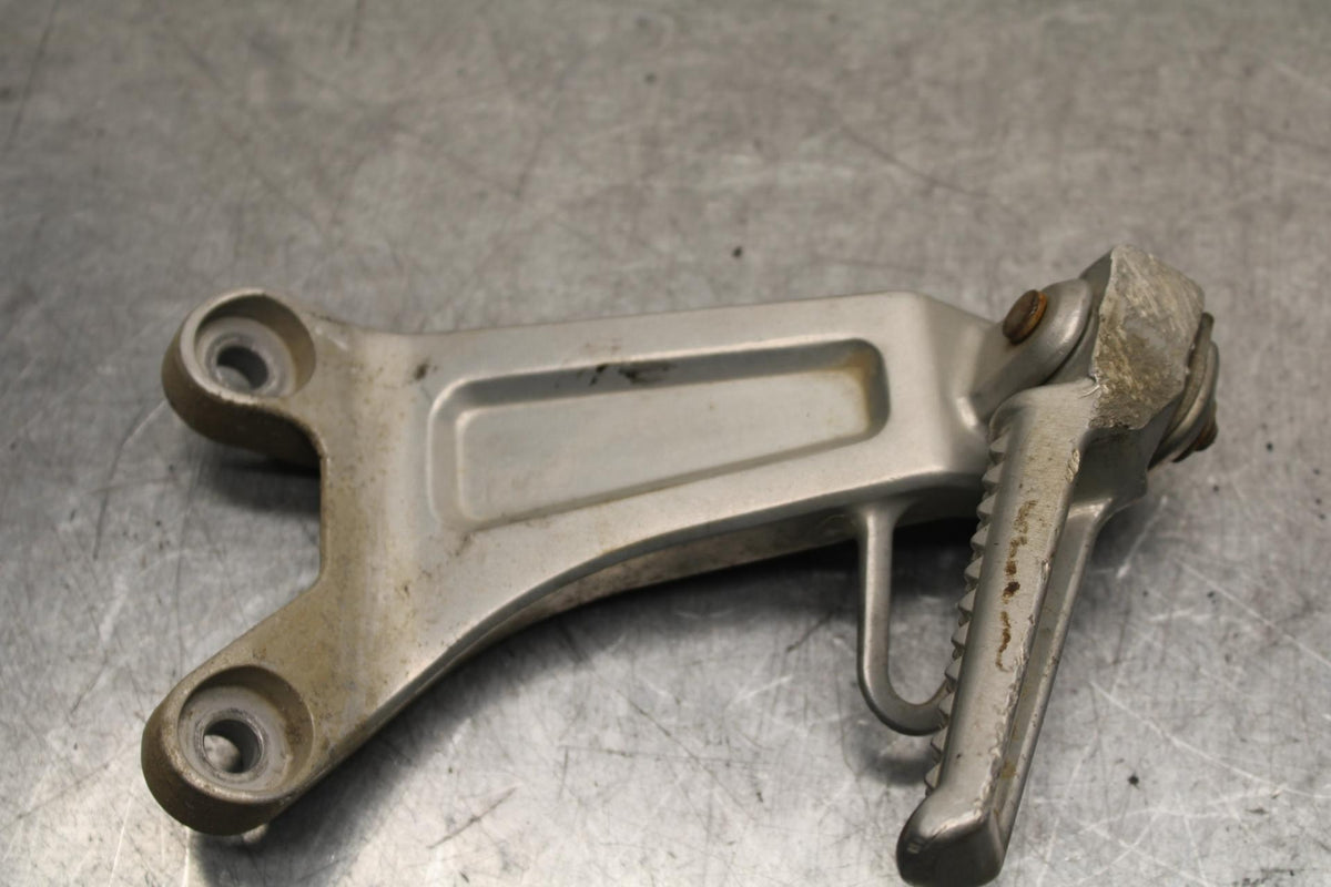 03-04 HONDA CBR600RR REAR BACK PASSENGER PEG SET PAIR BB628
