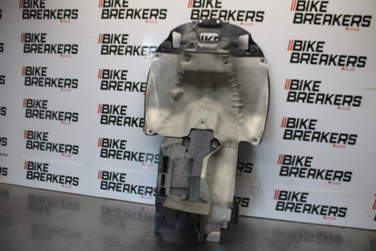 06-07 HONDA INTERCEPTOR 800 VFR800 REAR TAIL UNDERTAIL FAIRING COWL FENDER BB917
