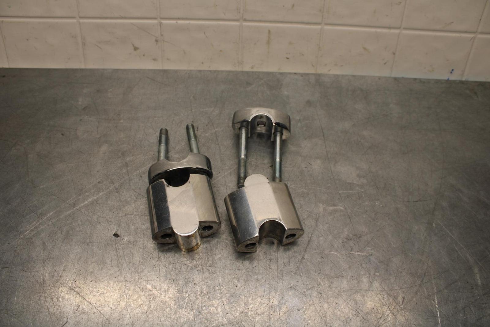 2006 Kawasaki Vulcan 900 VN900B Classic HANDLEBAR RISERS BB585