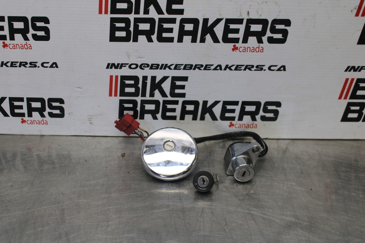 02 KAWASAKI VULCAN 800 VN800B CLASSIC IGNITION GAS CAP SIDE LOCK NO KEY BB862